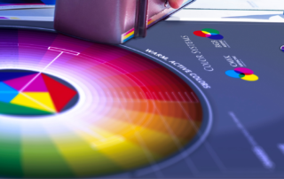 O papel dos espectrofotômetros portáteis na otimização do controle de qualidade de cores para embalagens.