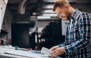 Flexografia: o que é, como funciona e por que domina a impressão de embalagens imagem